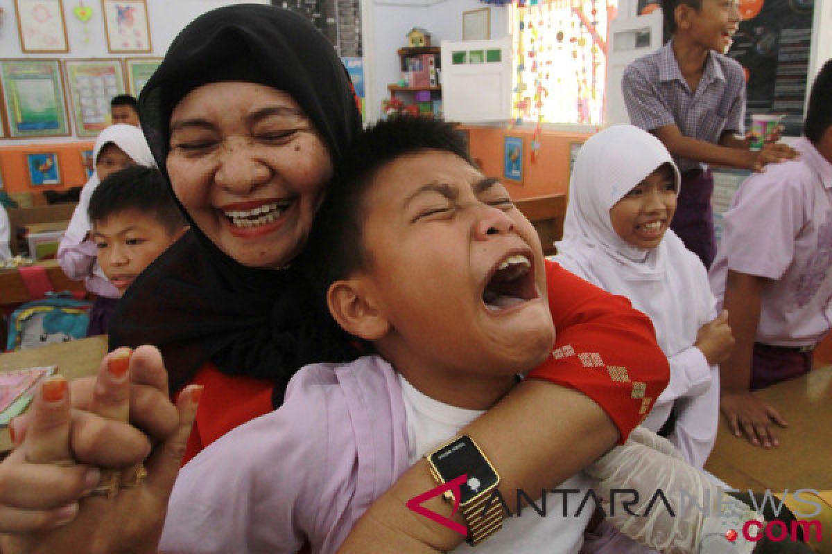 Imunisasi campak-rubella dilanjutkan hingga mencapai target 95 persen