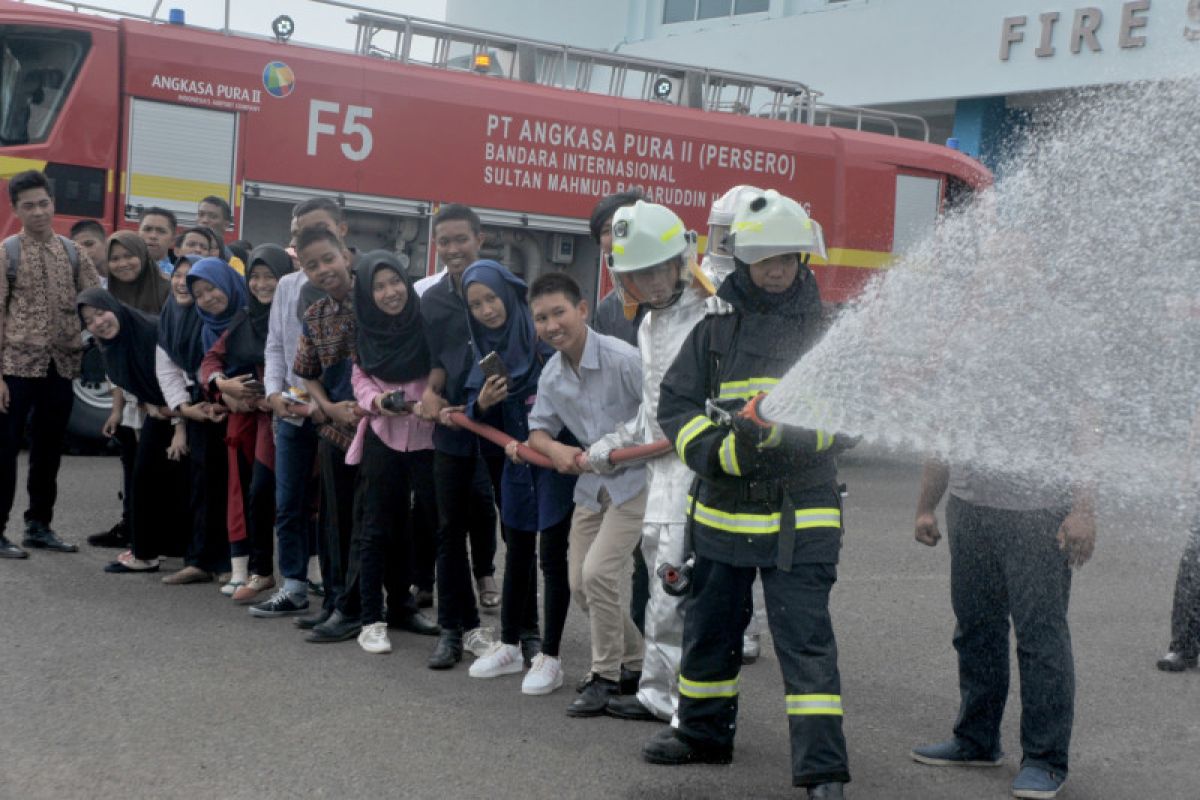 Peserta SMN Jatim meriahkan HUT Angkasa Pura II