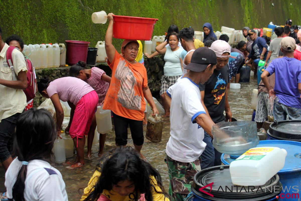 Dinas Lingkungan Hidup Maluku kaji dampak avtur tumpah ke laut