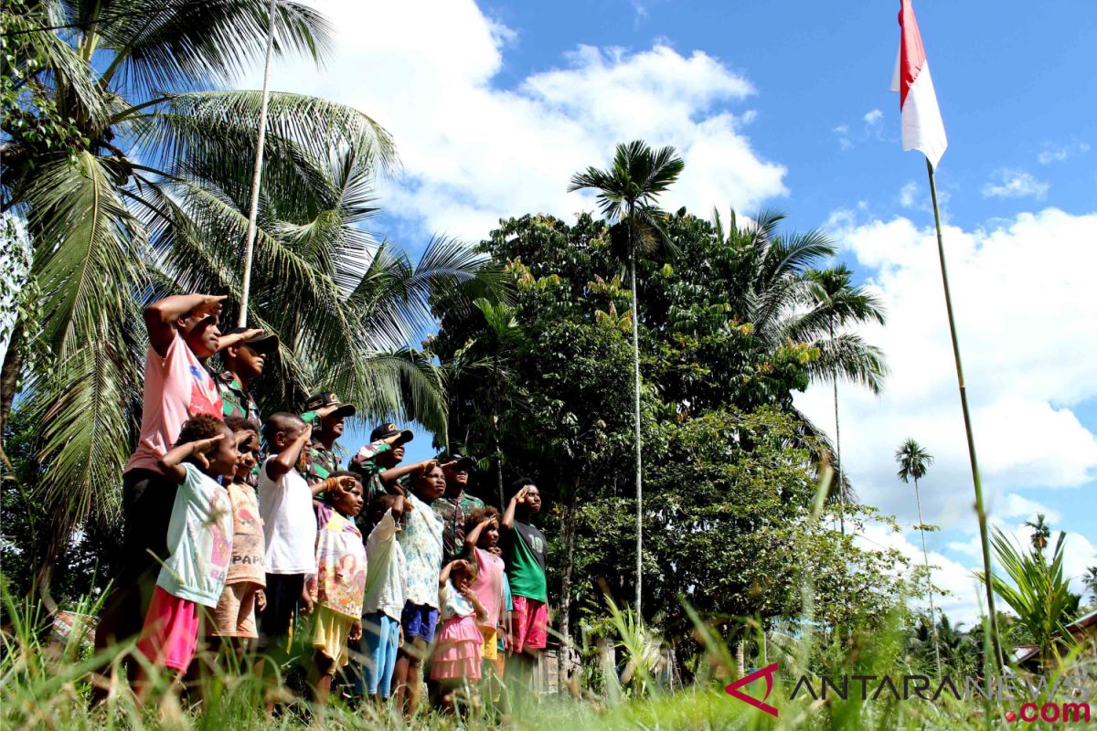 Penghuni pulau terluar jauh hari kibarkan bendera