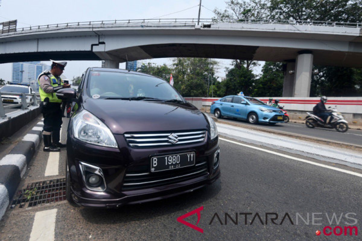 Polisi tilang 1.076 pelanggar ganjil-genap hari ketiga