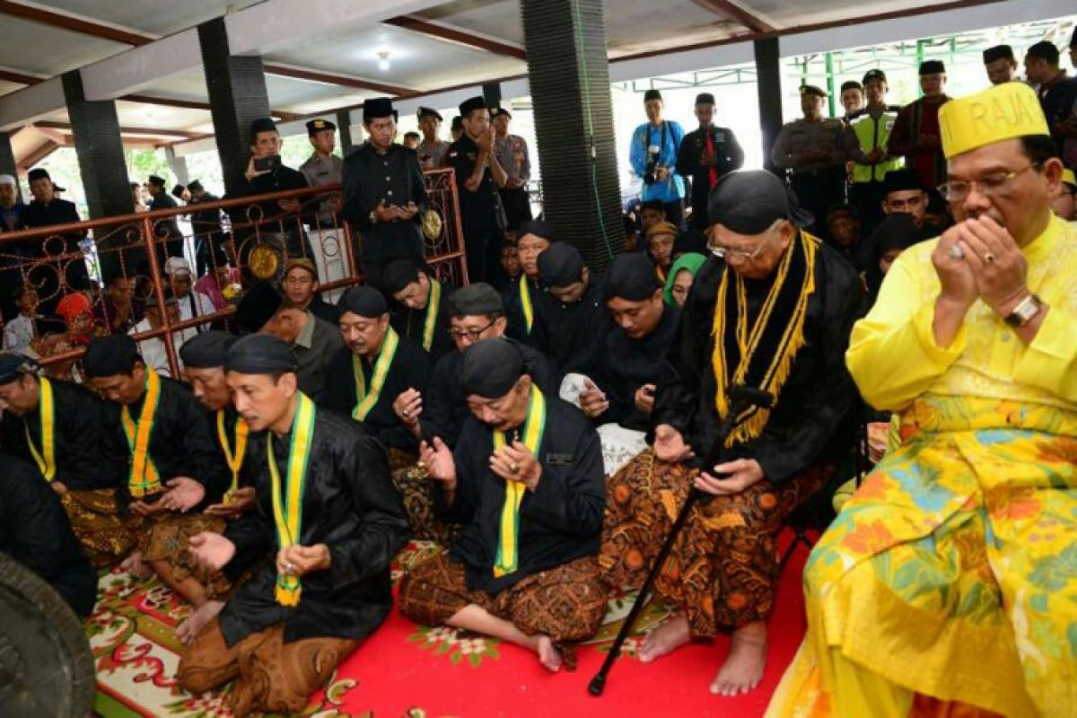 Bangsawan Malaysia sumbang Rp2 miliar untuk Masjid Kadilangu dan Makam Sunan Kalijaga