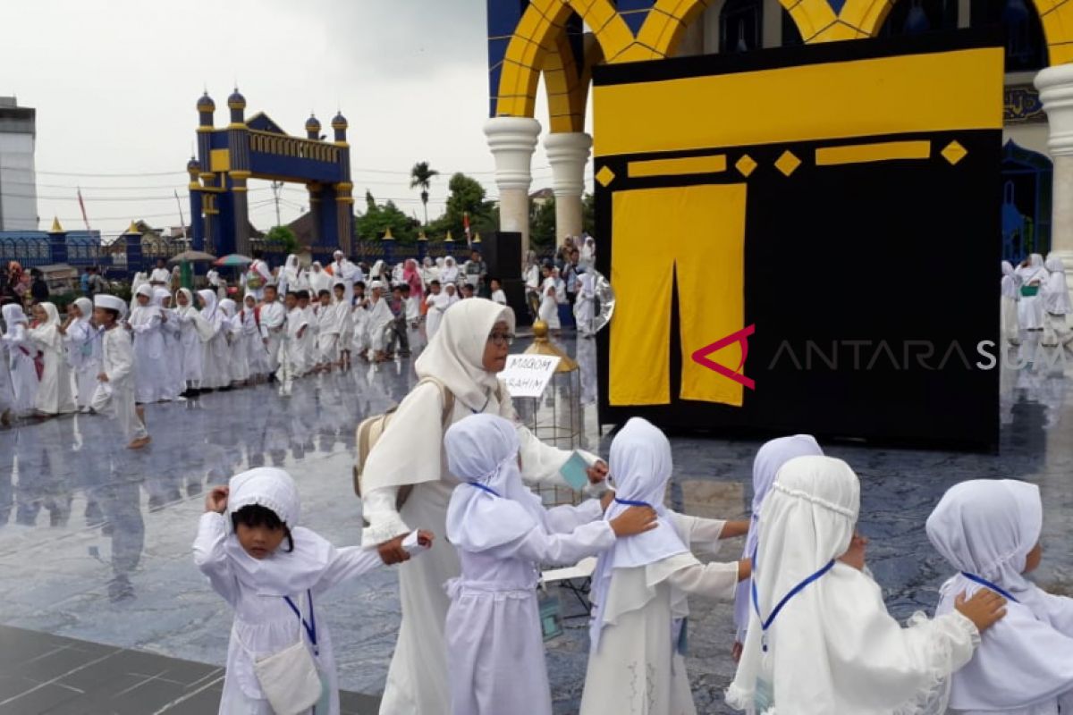 Anak dibawah umur tunaikan ibadah haji