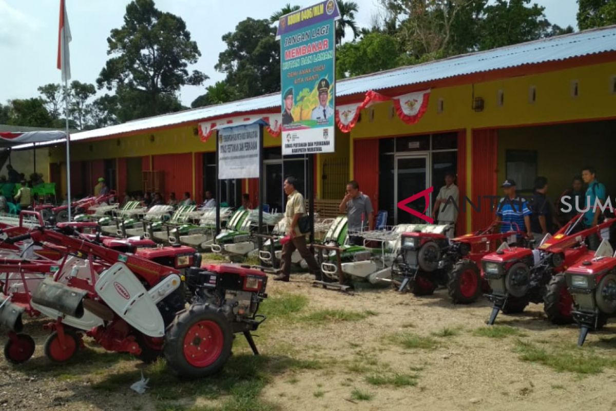 Pemerintah pusat bantu 22 unit alat pertanian untuk Muratara