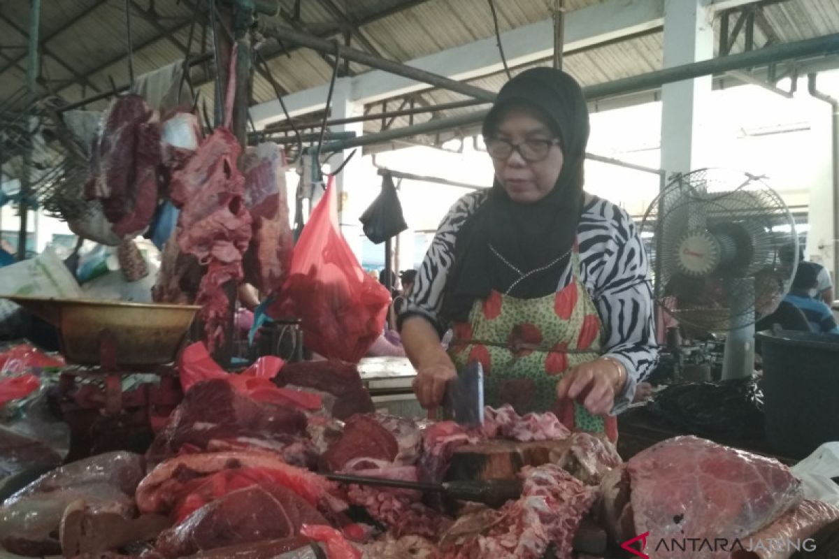 Kebutuhan daging di Semarang naik empat kali lipat