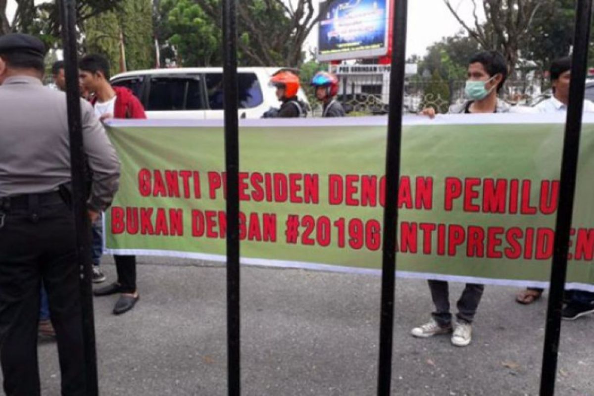 Elemen Bela NKRI minta Ahmad Dhani tinggalkan Surabaya