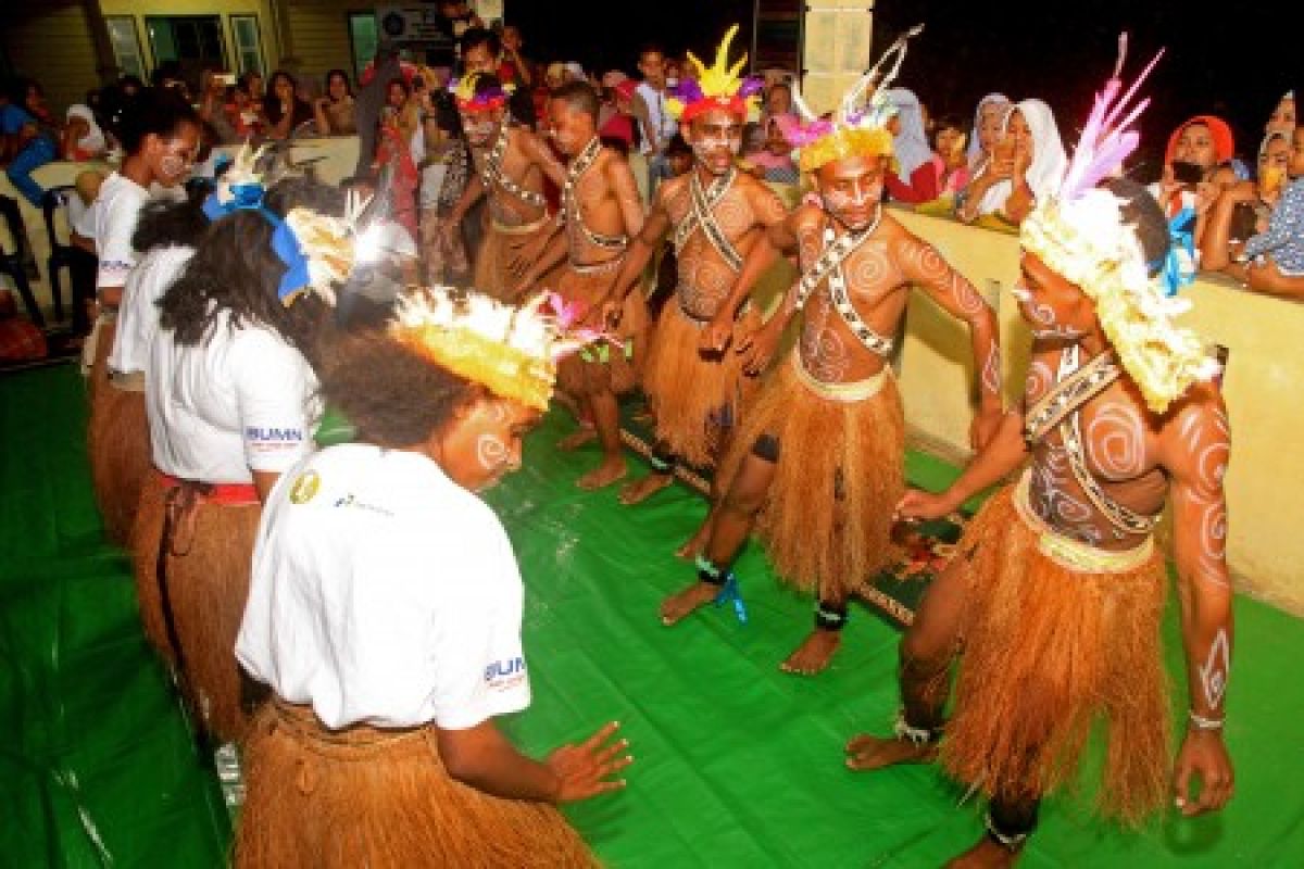 BUMN Hadir - tarian Yospan hibur warga gampong Nusa, Aceh Besar