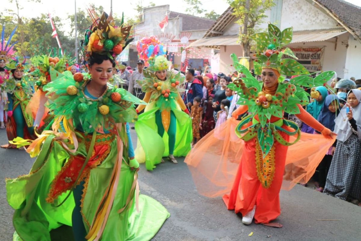Umbulsari Fashion Karnaval Angkat Potensi Jeruk