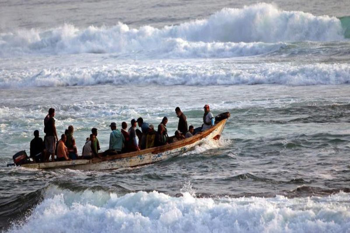 Waspadai angin kencang-gelombang tinggi di Pelabuhan Krui