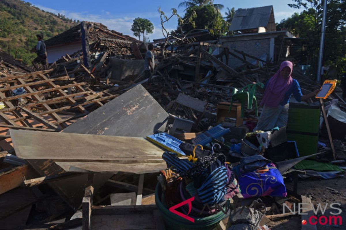 Korban gempa patah kedua kaki meninggal di pengungsian