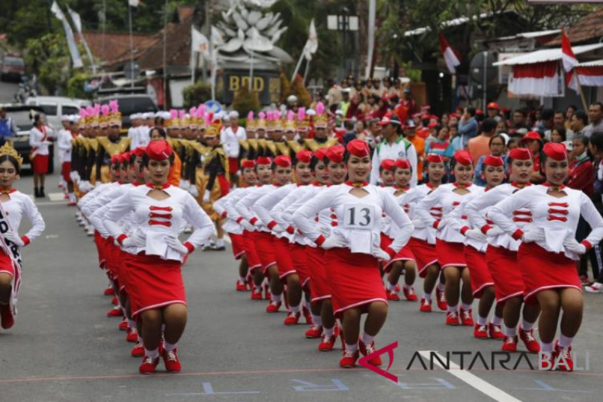 Bupati Suwirta lepas peserta Lomba Gerak Jalan Indah Putri