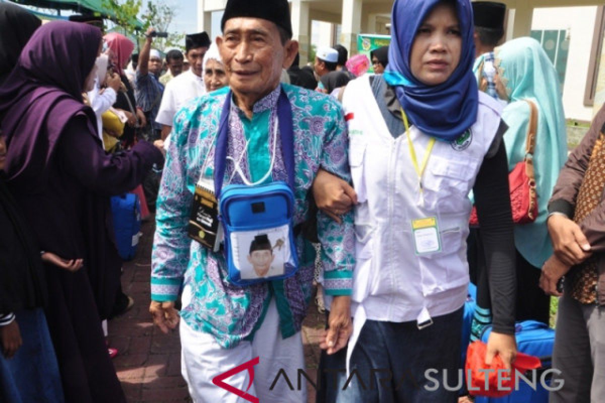 Indonesia prepares officers to assist elderly pilgrims during Hajj
