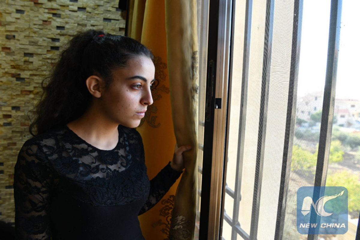 Gadis Suriah berjuang mempertahankan diri melawan IS
