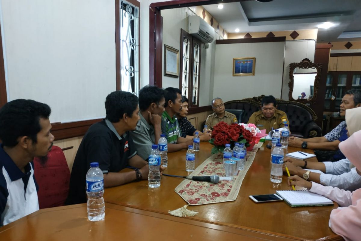 Lima Tumenggung Orang Rimba mengadu ke gubernur