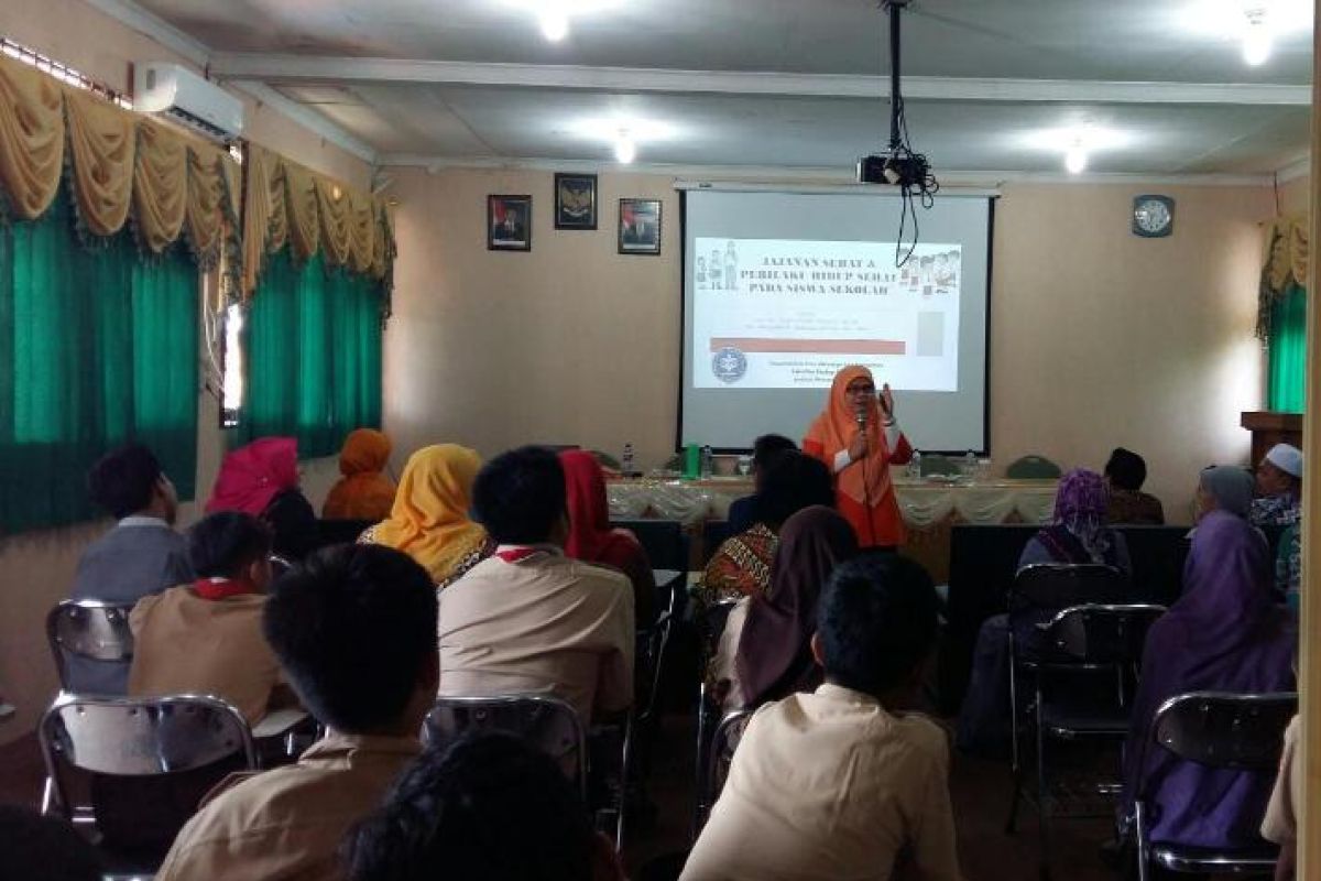 Dept. IKK IPB dan Pemkab Bogor bina siswa SD dan SMP cerdas dalam memilih jajanan