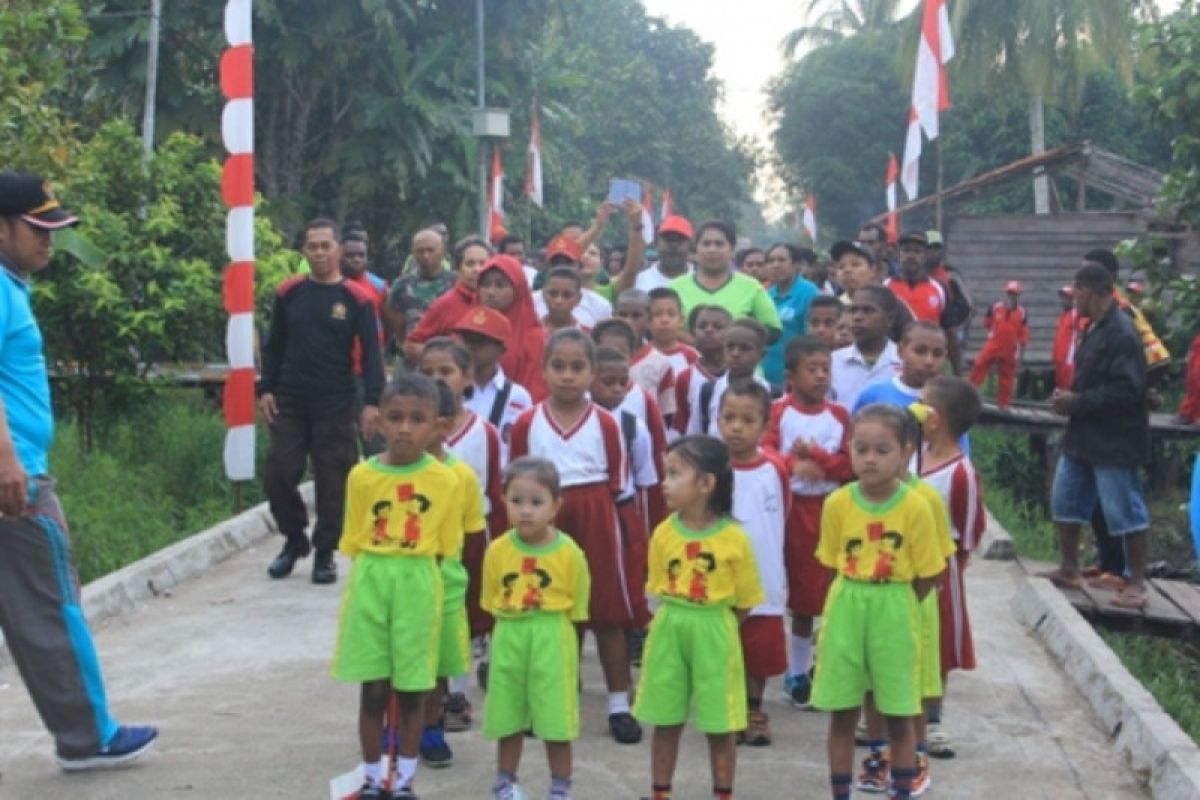 Panitia HUT RI di Atsy gelar jalan sehat berhadiah