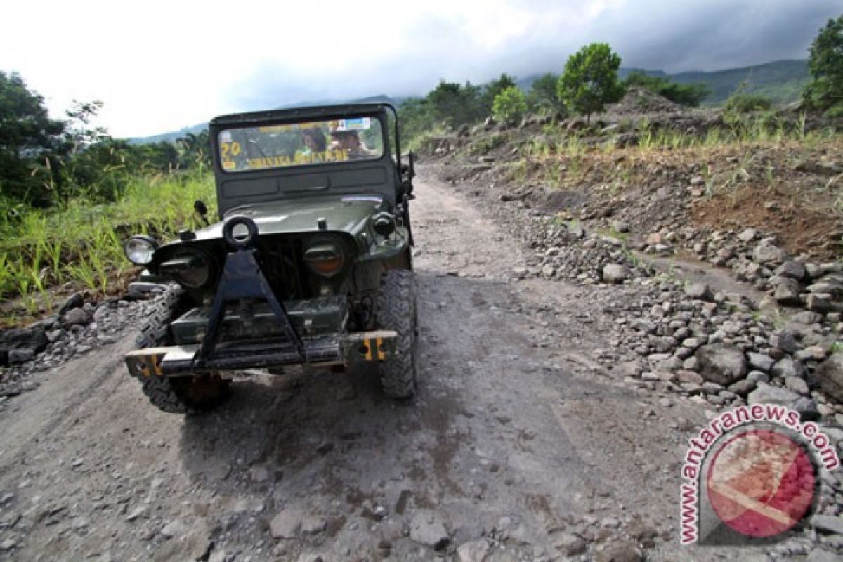Jeep wisata dilarang melintas di jalan raya