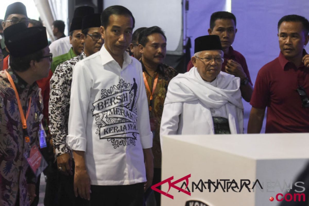 Jokowi-Ma'ruf tiba di KPU