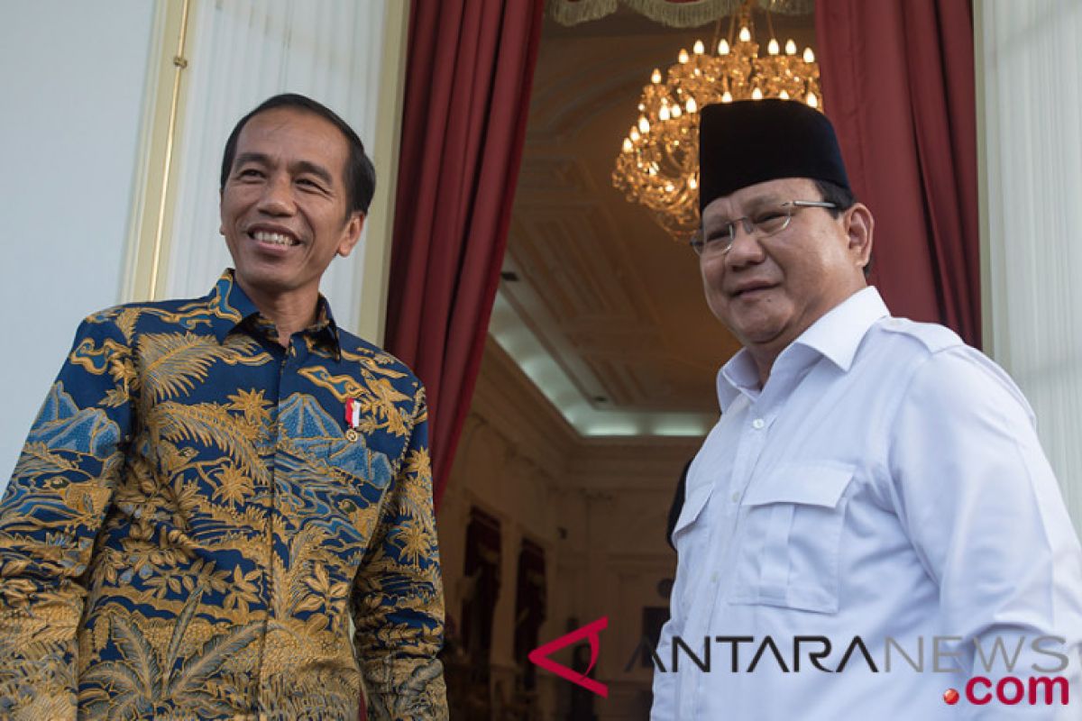 Gaya busana Jokowi-Ma'Ruf dan Prabowo-Sandi saat daftar Pilpres 2019