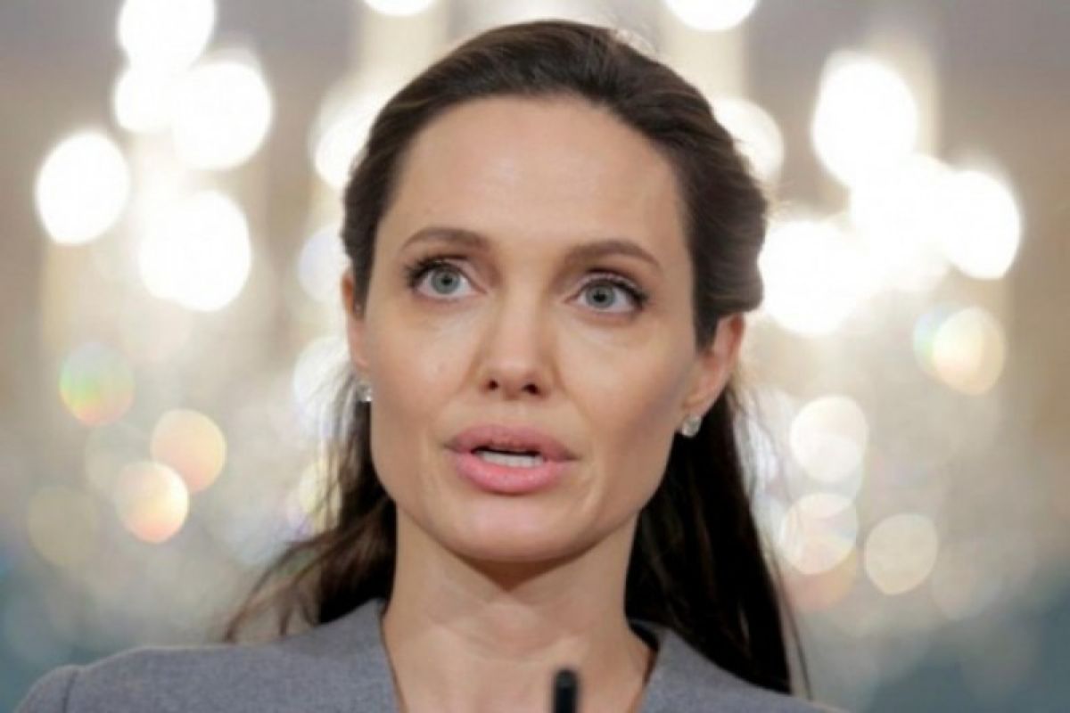 Negosiasi Angelina Jolie untuk film Marvel 'The Eternals'