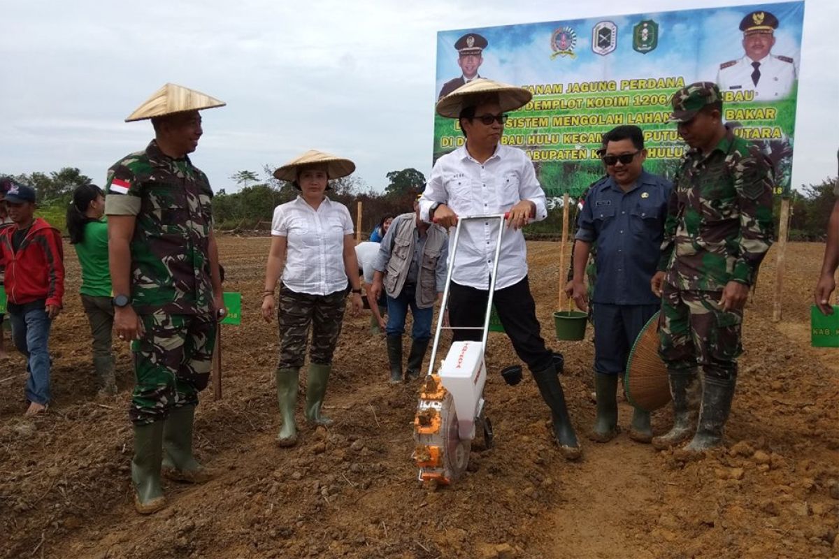 TNI - Distan pelopori buka lahan tanpa membakar