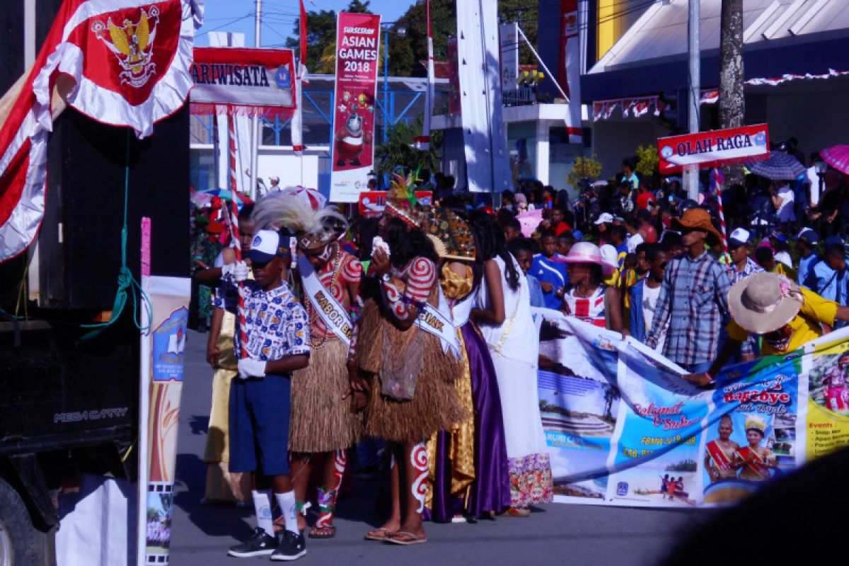 7.000 murid SMP Biak meriahkan karnaval perayaan kemerdekaan RI