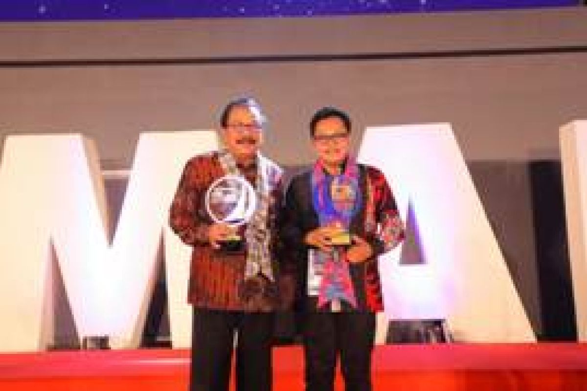 Plt Wali Kota Malang Raih Penghargaan Kepala Daerah Inovatif 2018