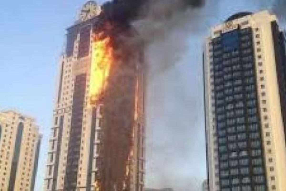 Kebakaran Besar Lahap Gedung Tinggi Di Mumbai India 