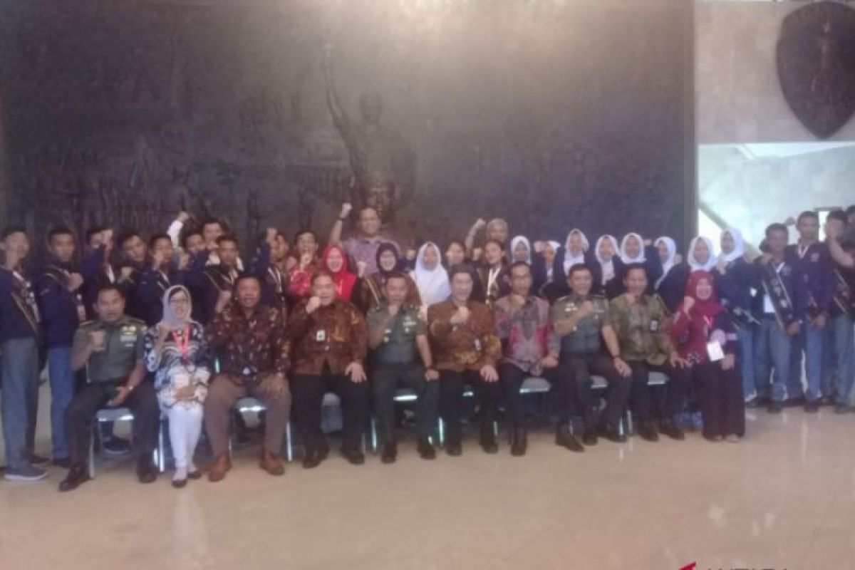 Peserta SMN Kaltim belajar toleransi di Bali
