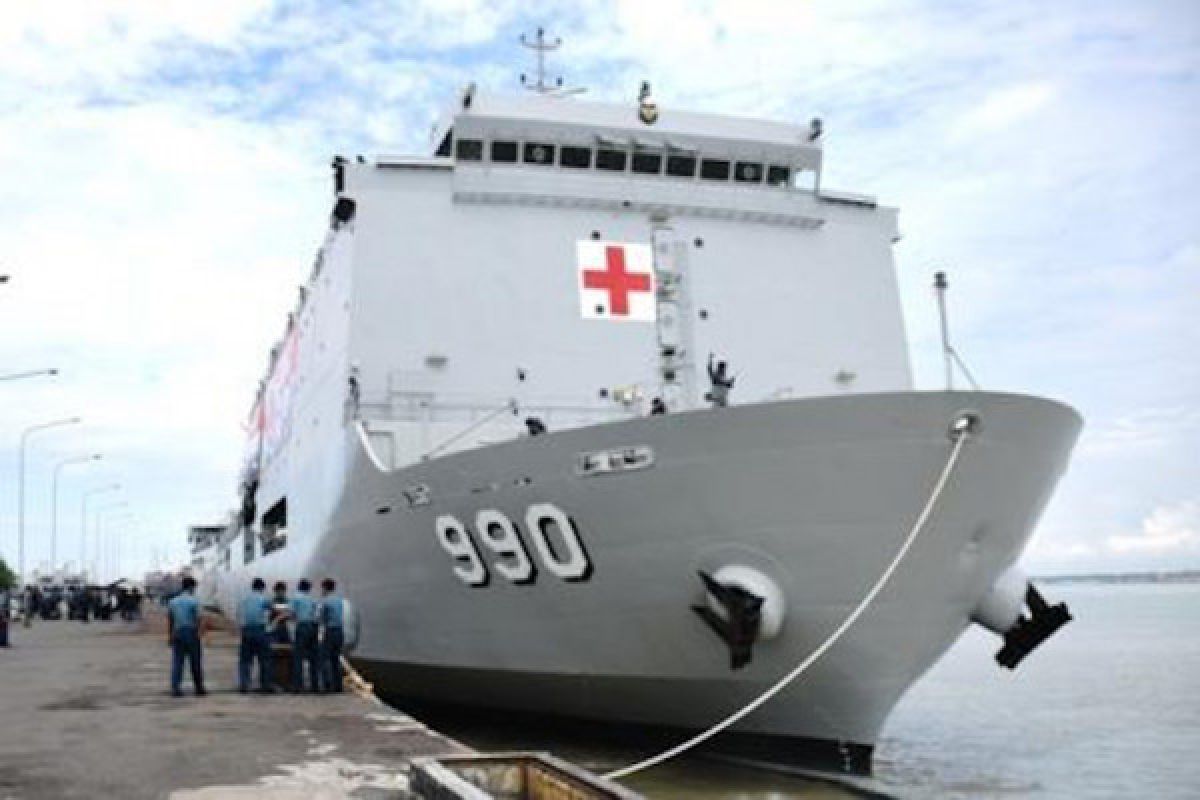 Kapal rumah sakit KRI dr Suharso-990 siap bergerak ke Lombok