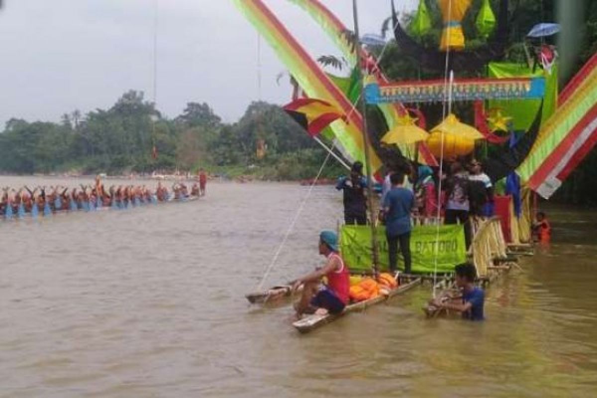 Kuantan Singingi Mulai Festival Pacu Jalur