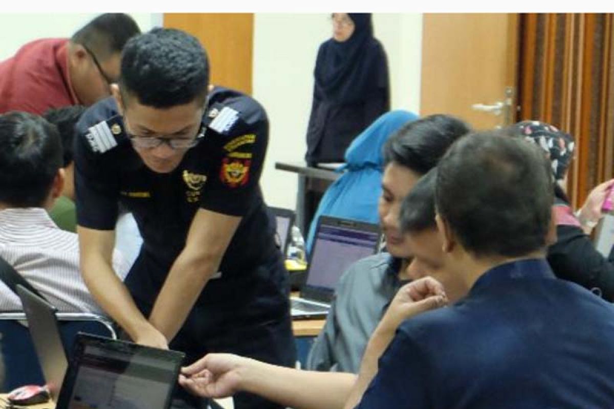 Bea Cukai Tanjung Emas beri asistensi prosedur dan aplikasi manifes