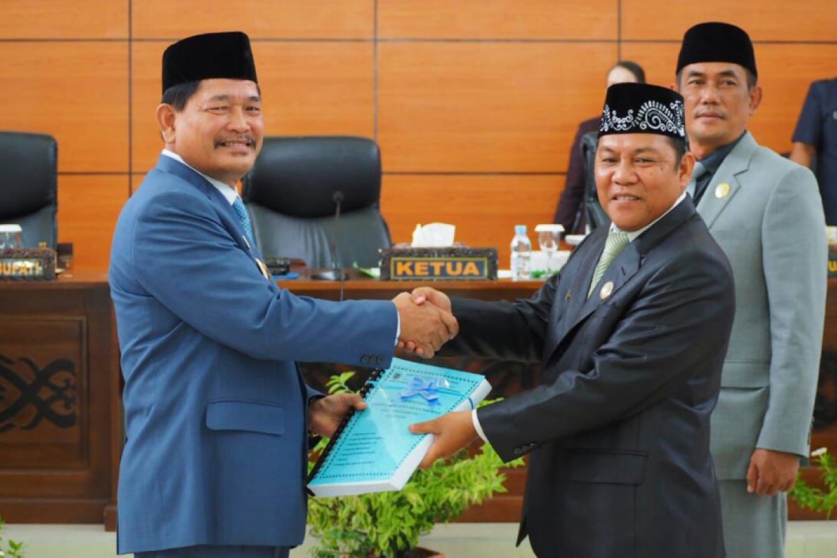 Ketua DPRD Kapuas Hulu siap divaksin