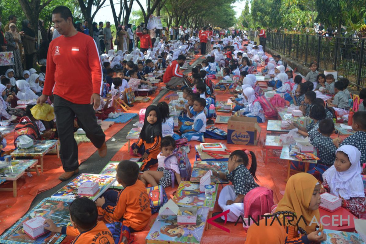 Ratusan anak Abdya lomba warnai foto pejuang