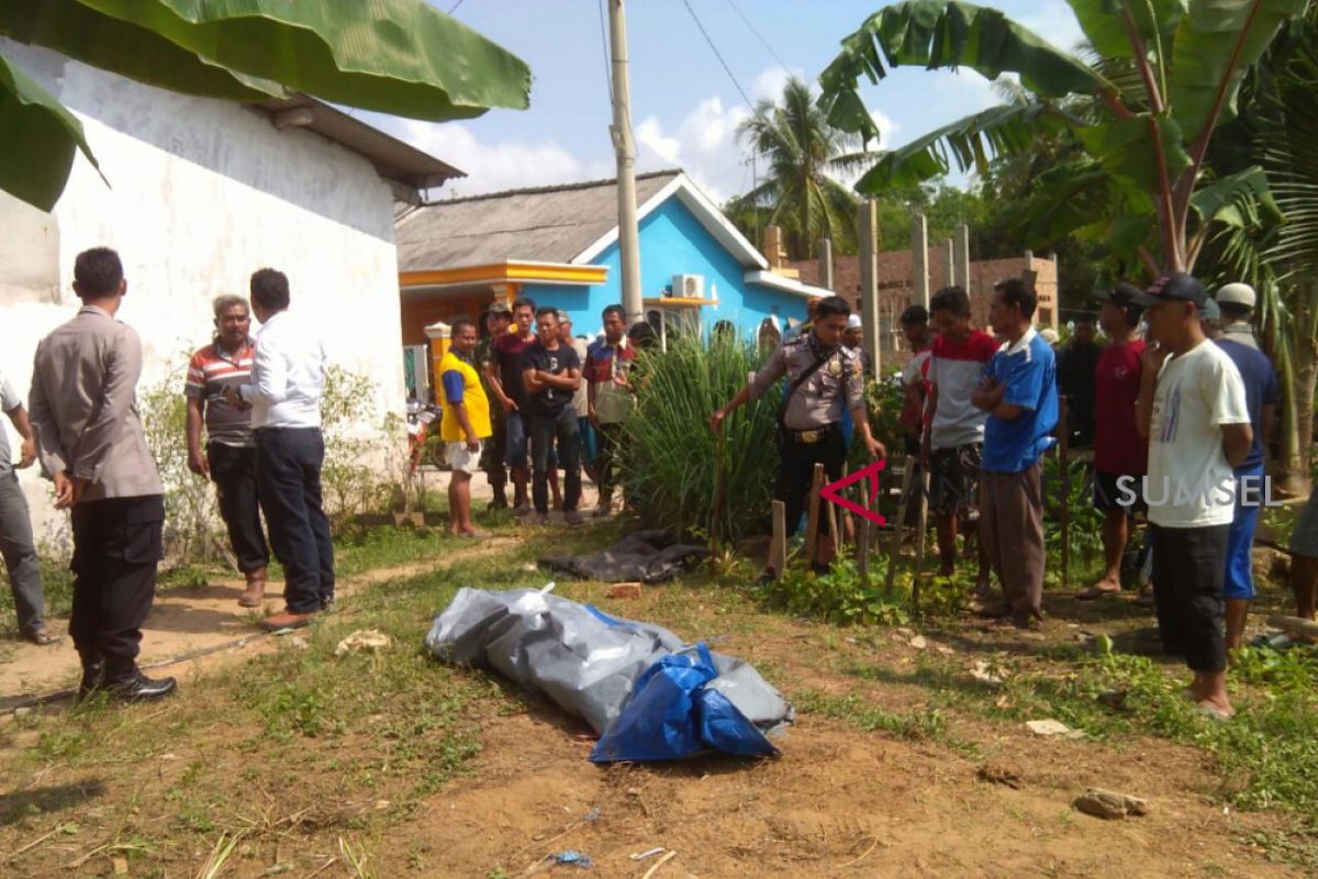 Mayat tanpa identitas ditemukan mengapung di laut Karang Kering Bangka