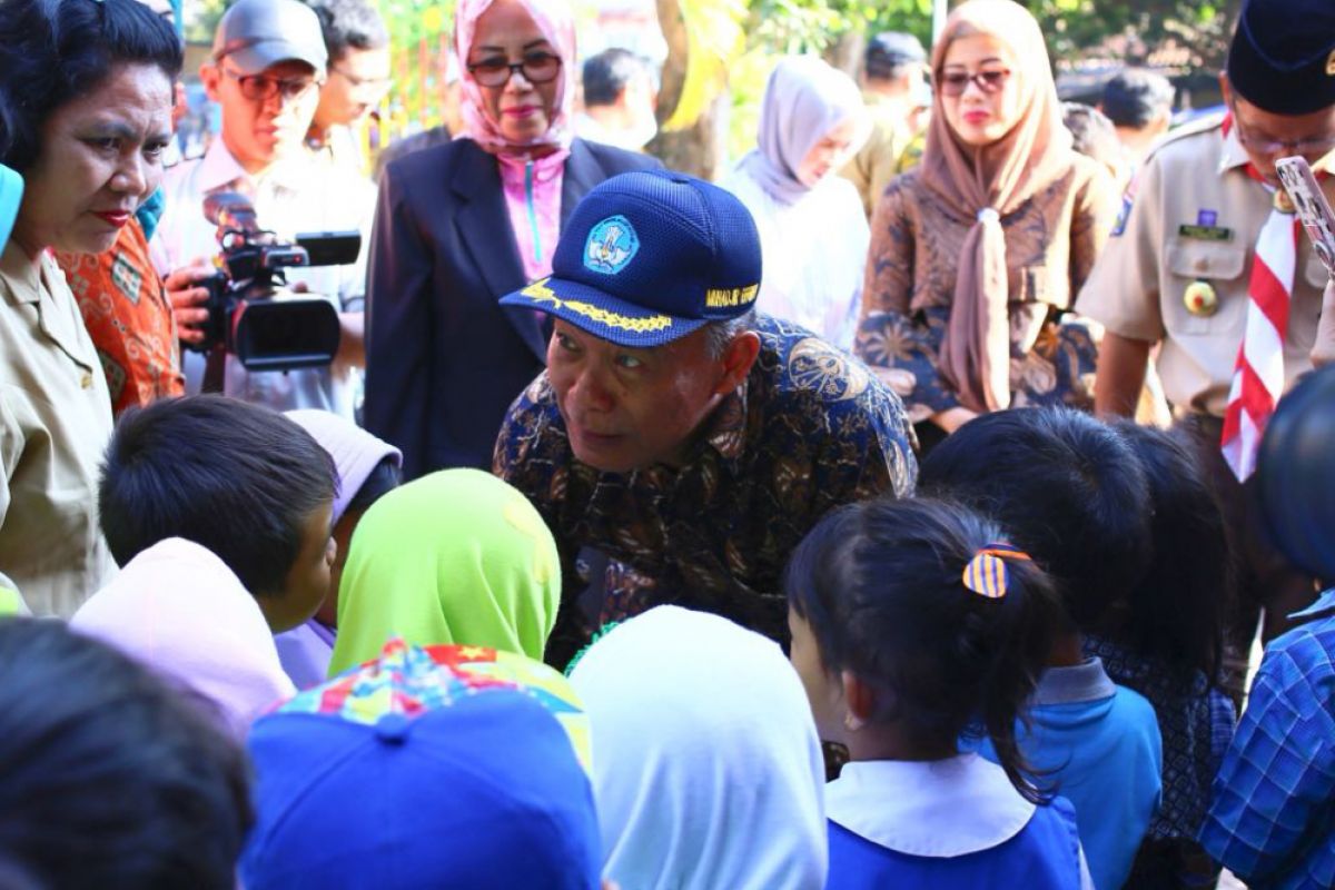 Mendikbud cek sekolah terdampak gempa di Lombok Barat