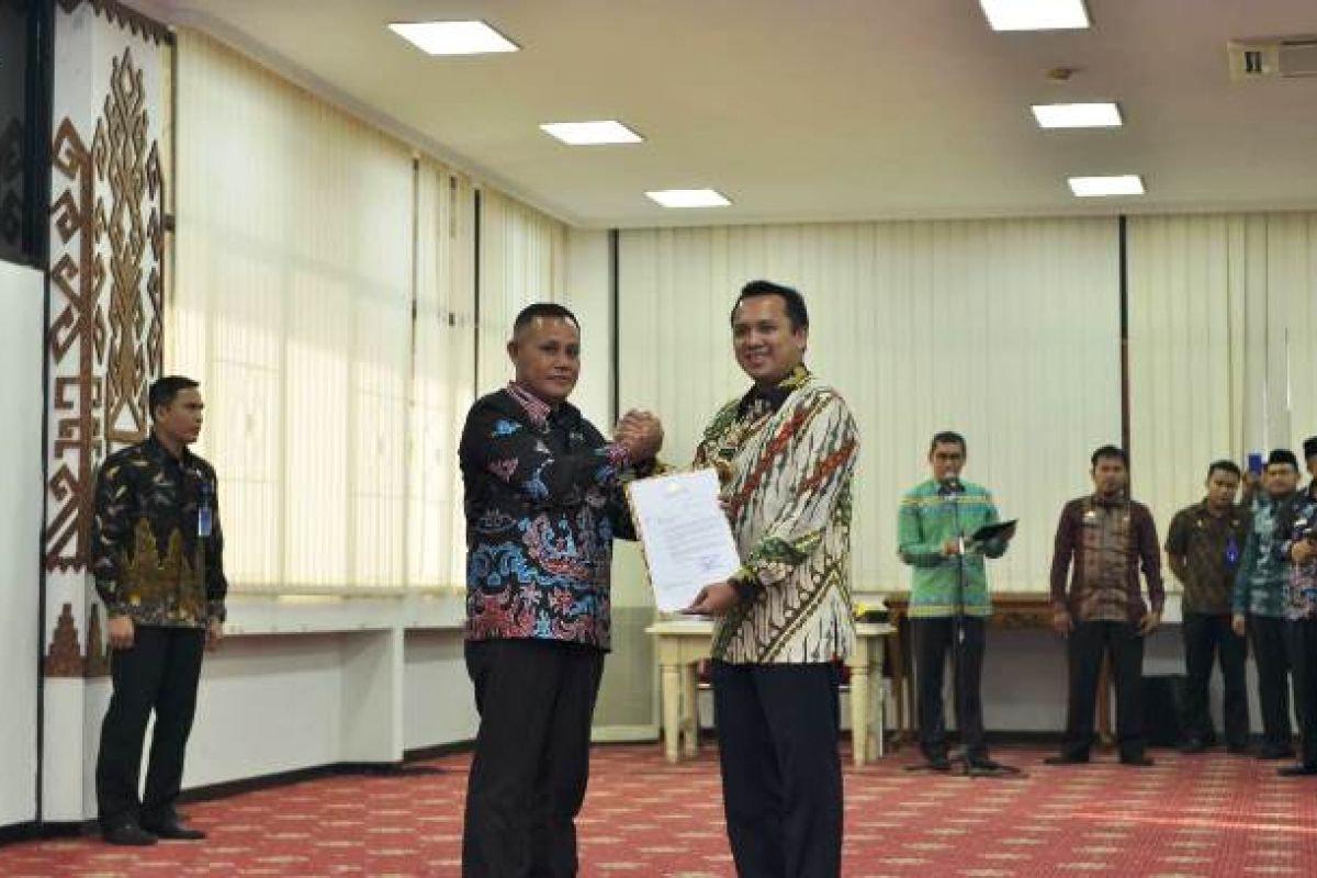 Gubernur Serahkan Surat Tugas Plt Bupati Lampung Selatan