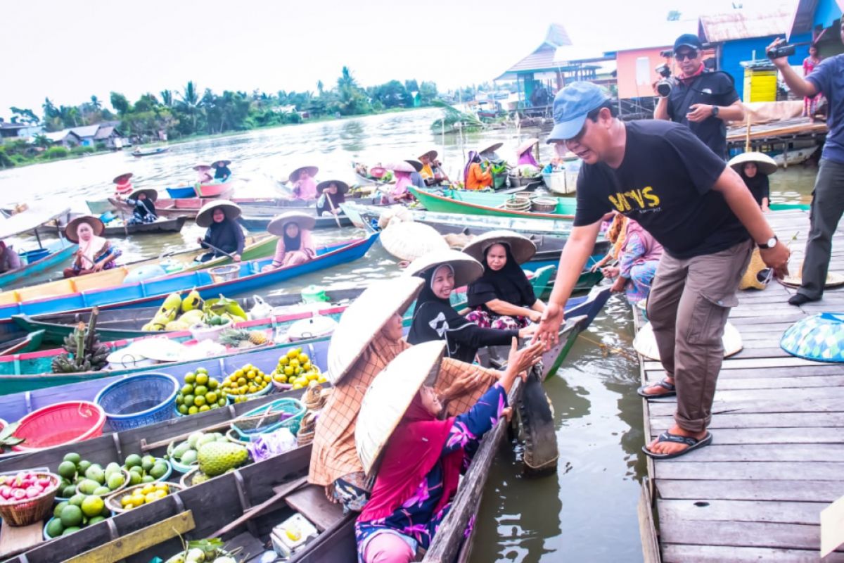 S Kalimantan promotes local culture through floating market festivals