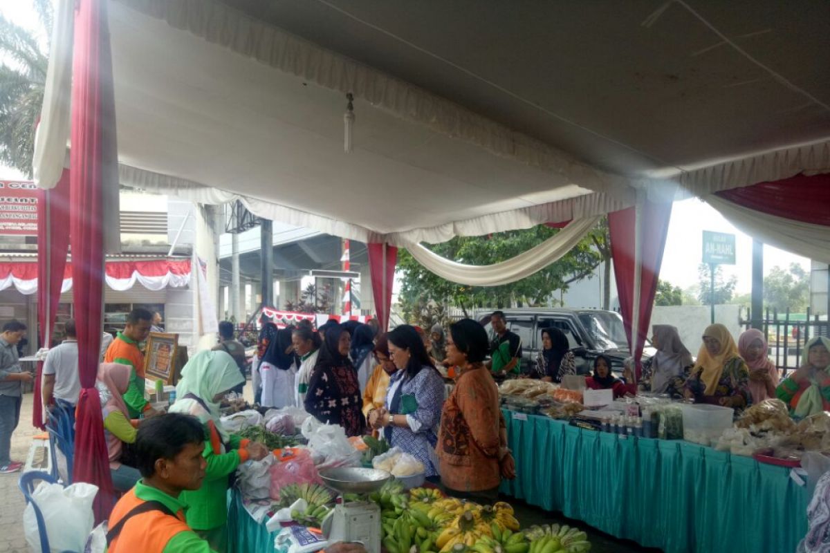 Pasar murah, harga telur Rp20.000/Kg