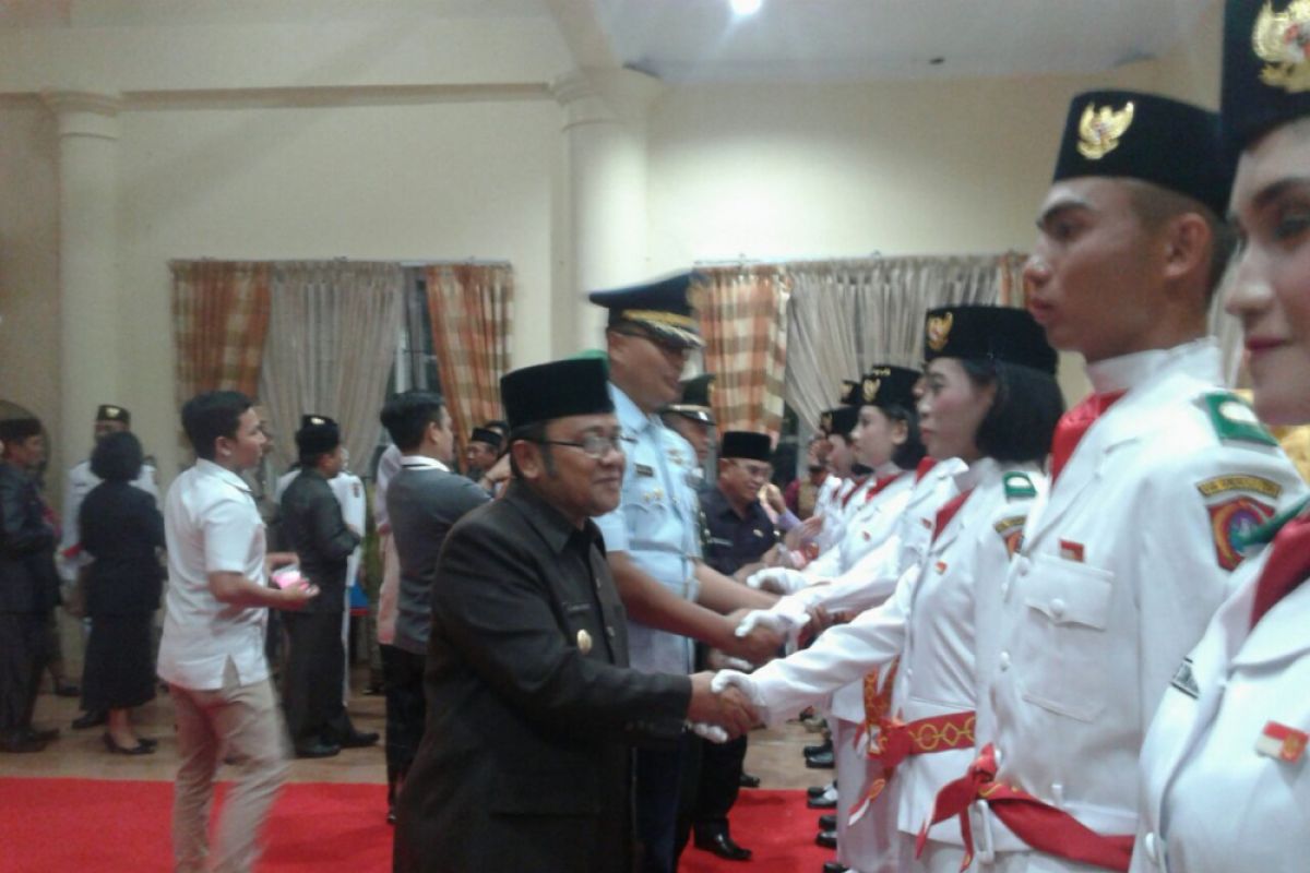 Bupati Indra Kukuhkan 33 Anggota Paskibra Kabupaten