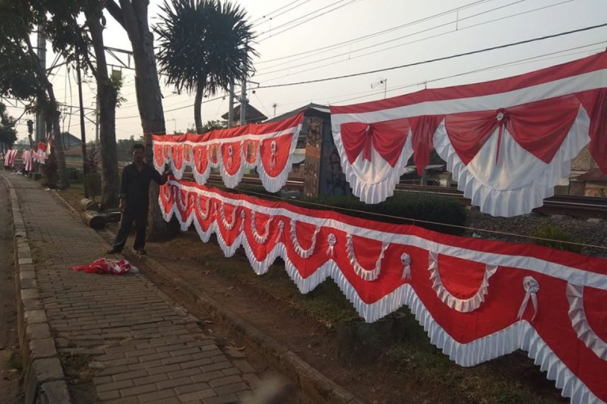 Satpol PP Lebak Sampaikan Teguran Ke Pedagang Bendera