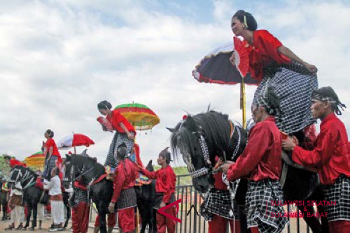 Majene lestarikan budaya melalui festival "saeyyang pattu`du"