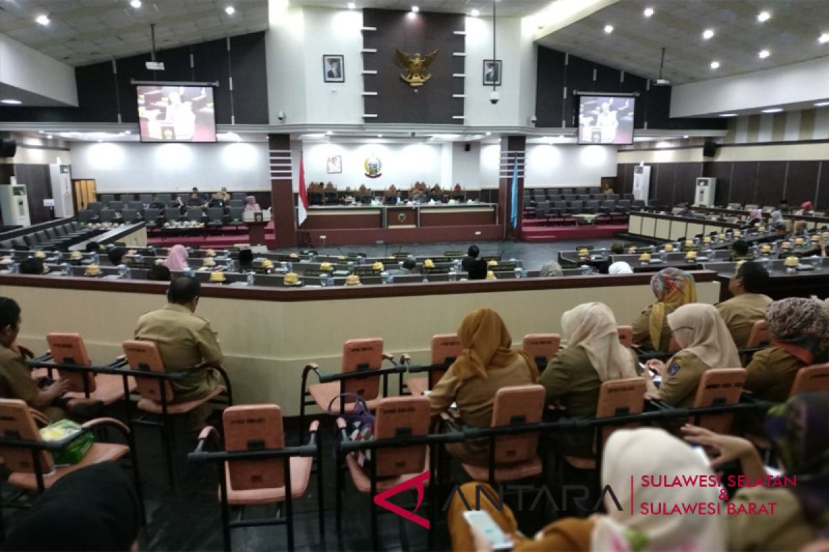 DPRD Sulsel paripurnakan dua raperda baru