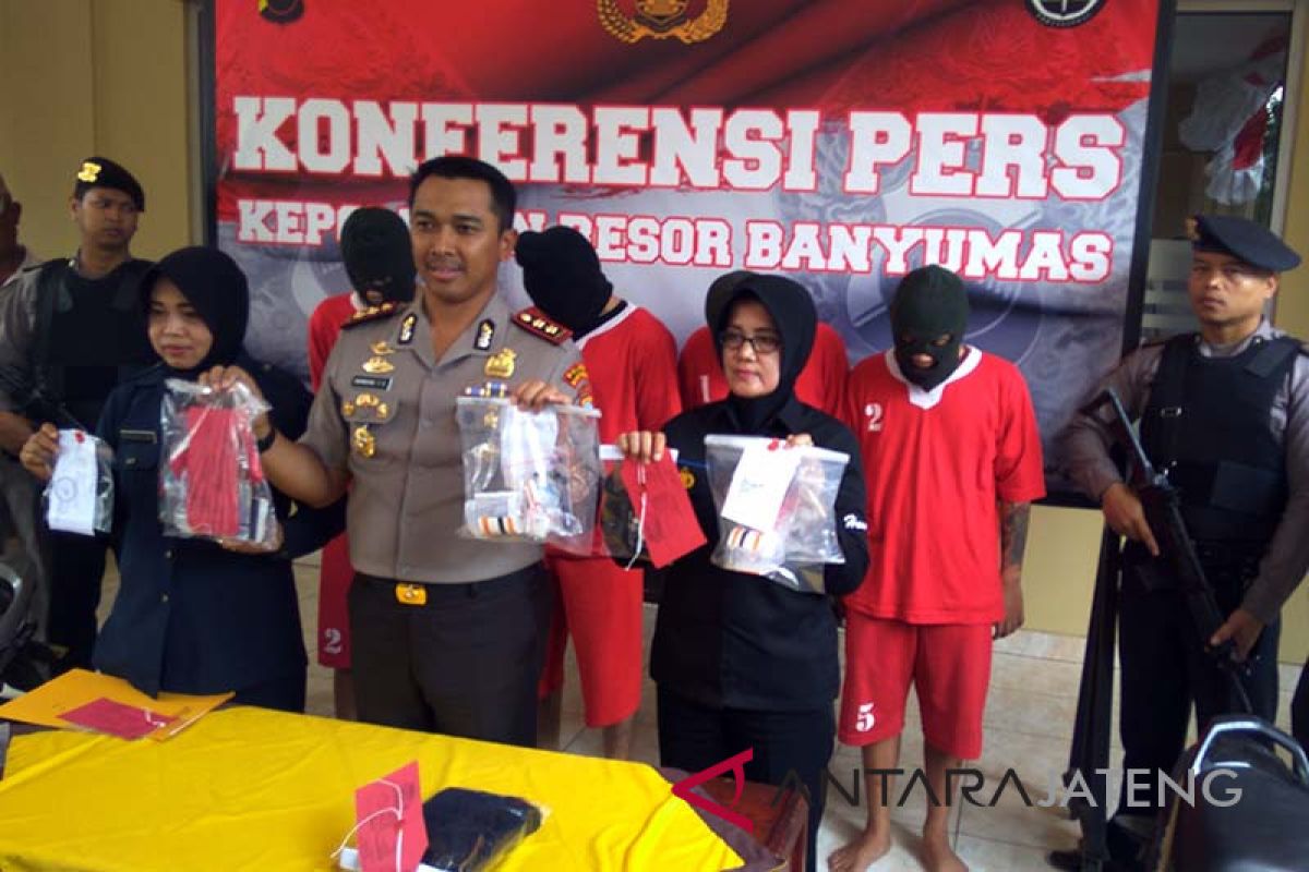 Polisi Banyumas tangkap dua pengedar sabu-sabu