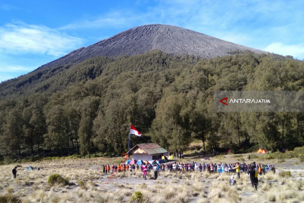 Kuota Pendaki Upacara Bendera 17 Agustus di Gunung Semeru Sudah Penuh