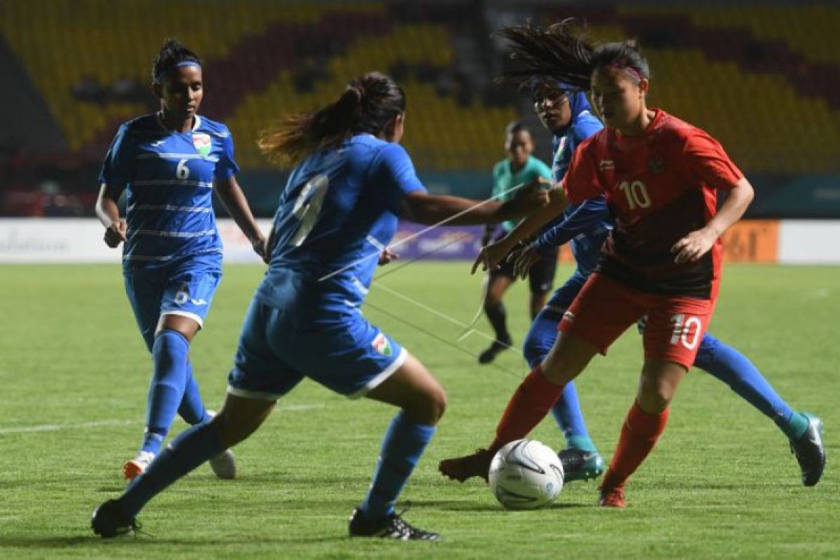 Asian Games (serba-serbi) - Ribuan penonton semangati timnas putri