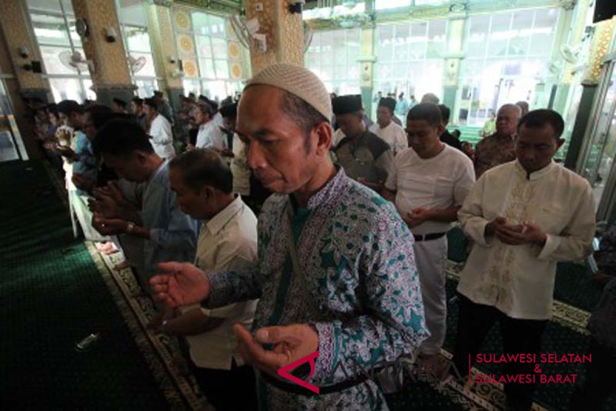 JCH Makassar shalat ghaib bagi korban Lombok