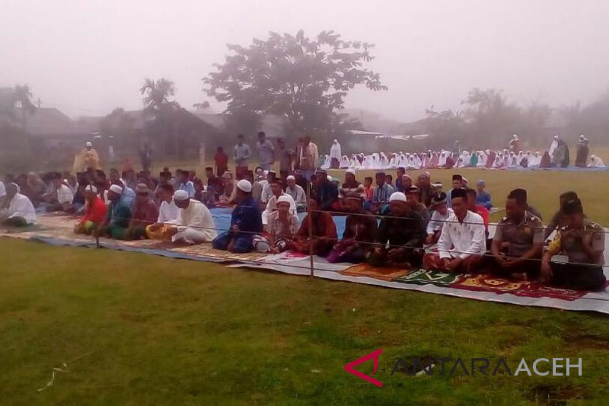 Warga Aceh Timur lebaran Selasa