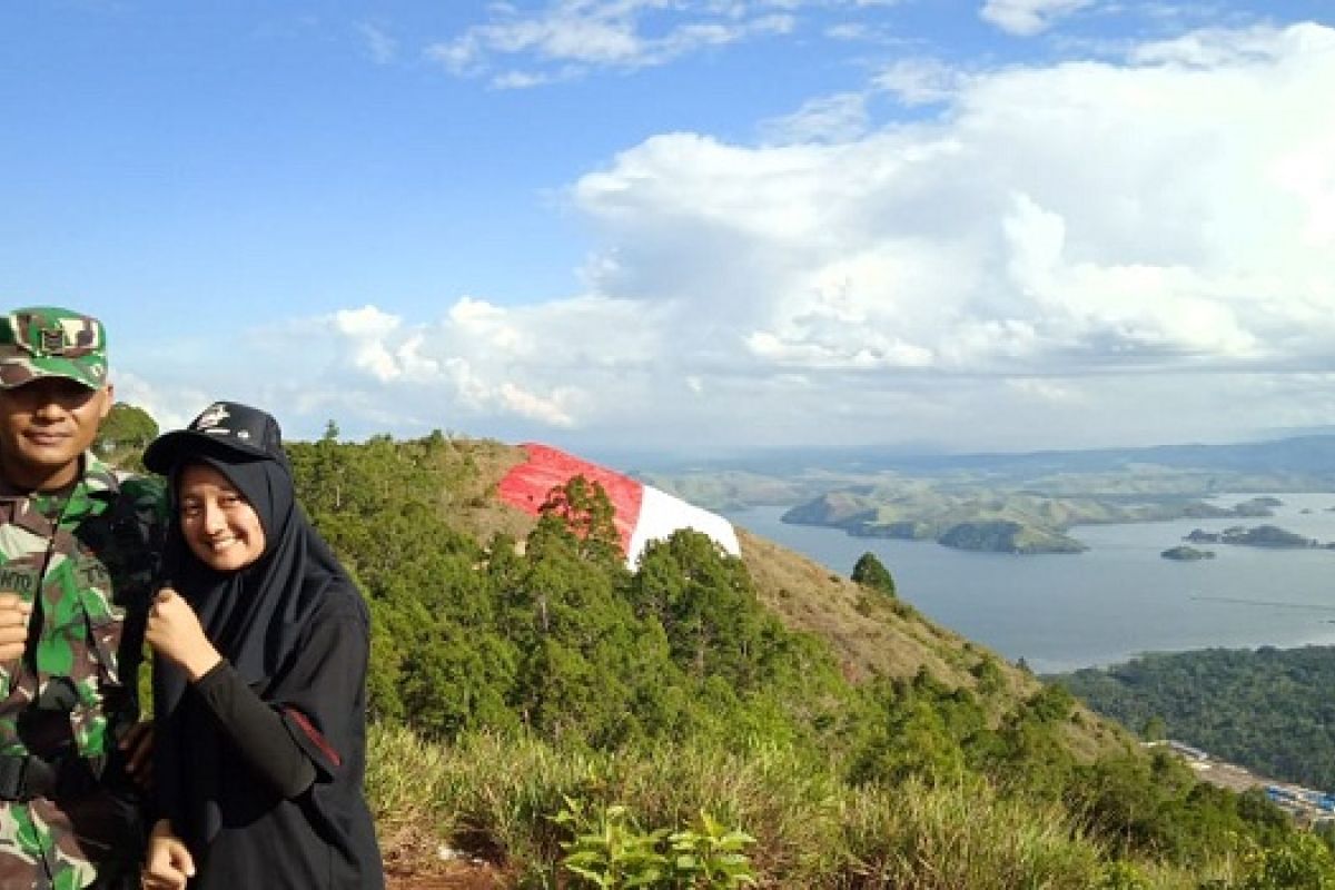 Peserta SMN Aceh mengagumi keindahan Danau Sentani