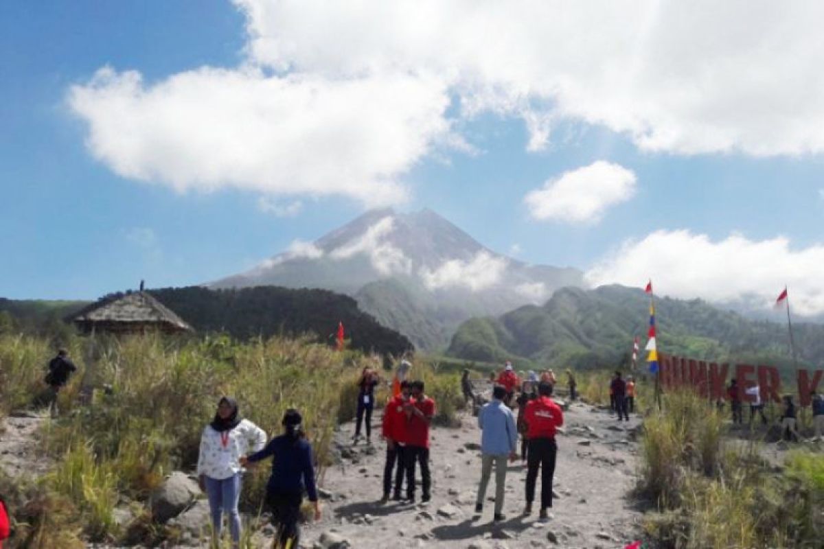 Siswa Kalteng nikmati wisata gunung Merapi di Yogyakarta